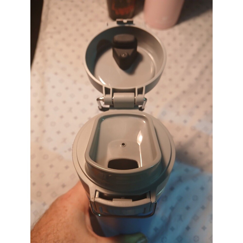 STANLEY Quick Flip Go Bottle Stainless 24 oz Hot/Cold POLAR BLUE Retired Color - Picture 4 of 5